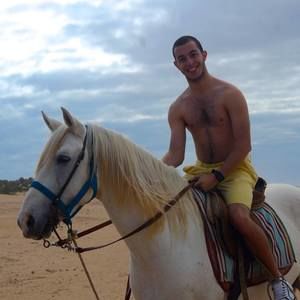 Meet your Posher, Alejandro